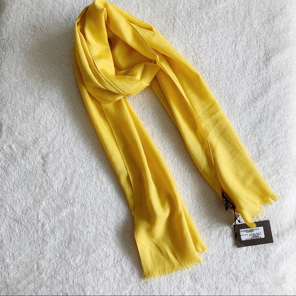 NWT Authentic Gucci Wool Silk Blend Scarf 🧣Shawl - Picture 1 of 8
